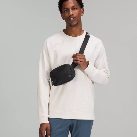 NWT Lululemon Everywhere Belt Bag Black/White Wordmark New - Picture 6 of 10